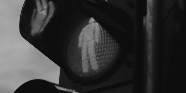 Delitos Contra Personas / Seguridad Vial / Tráfico Alcantarilla · Omisión del Deber / Denegación de Socorro